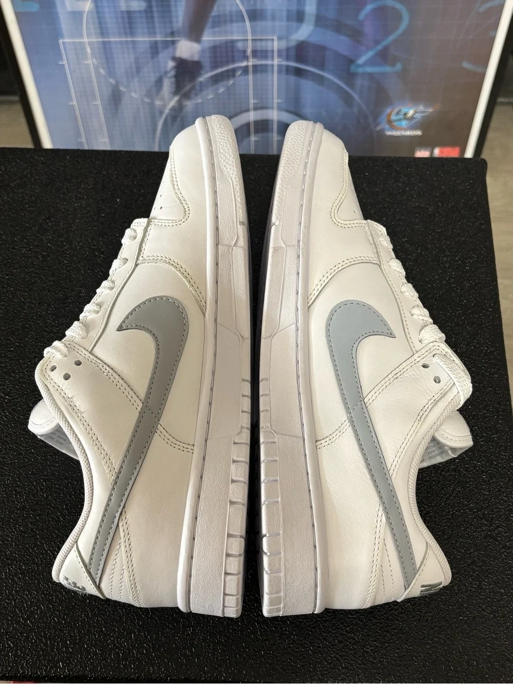 Women’s 11-Nike Dunk Low 